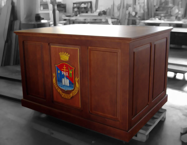 piedistallo in legno